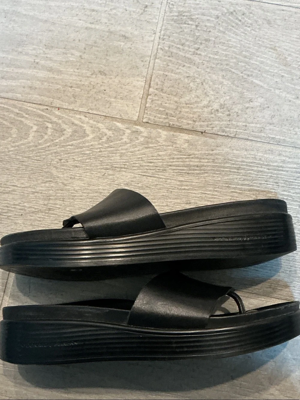 Donald J. Pliner Fifi Slide Black Leather Wide-Band Slide Sandals Women Sz 9.5N